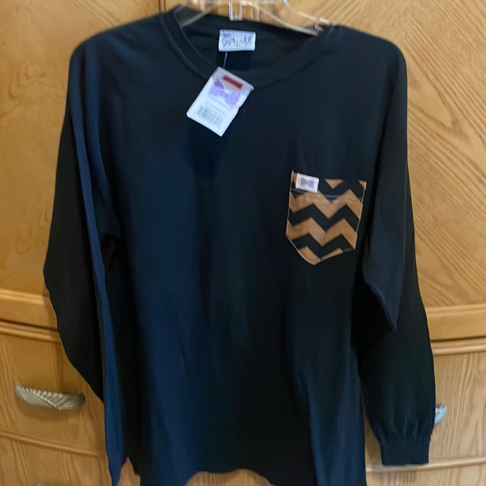 ⭐️Fraternity collection black and gold pocket long sleeve tee shirt size large